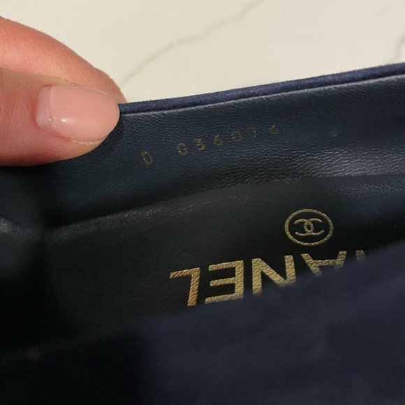 CHANEL 20A Suede Cap Toe CC Signature Metal Heel Pumps Shoes - Picture 9 of 12